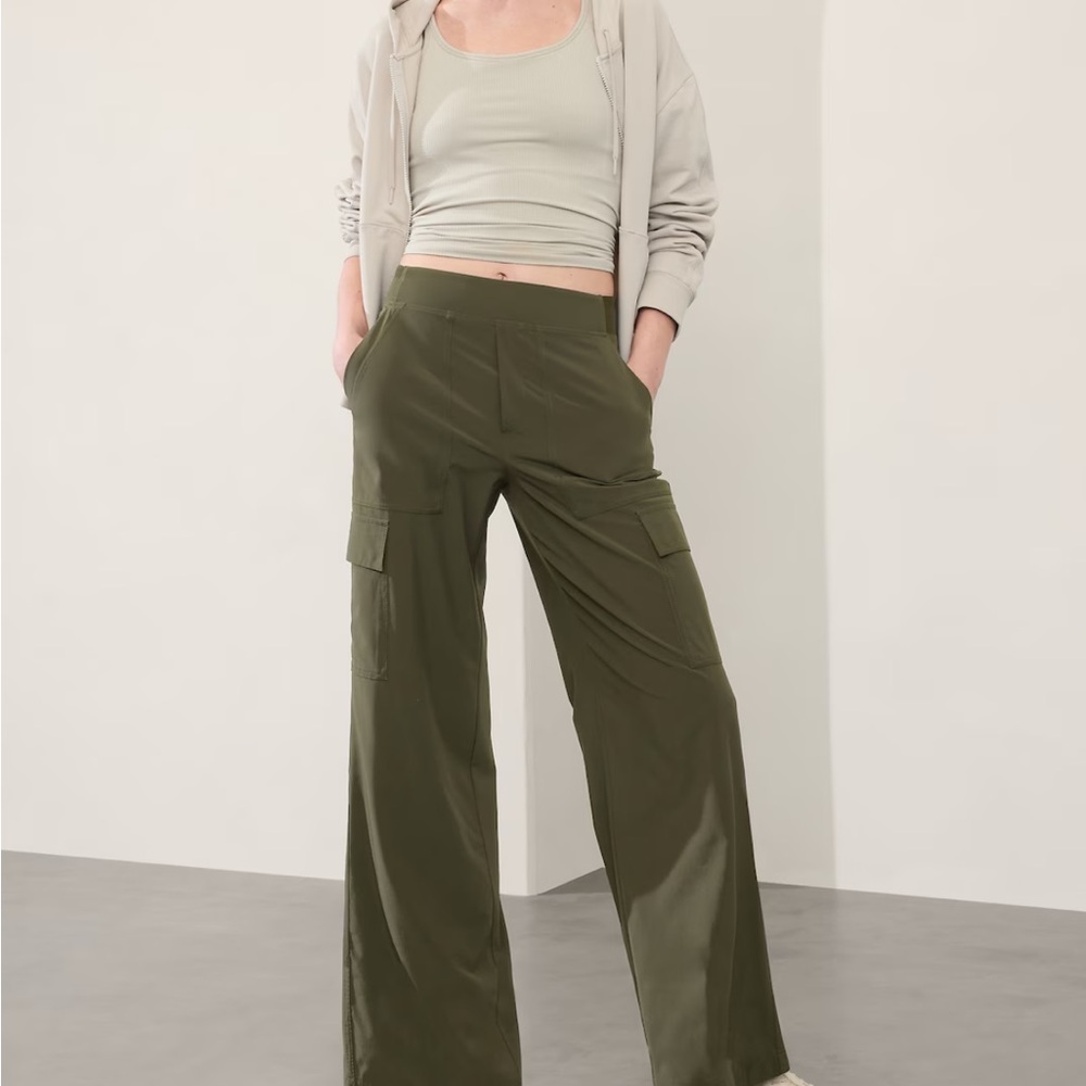 Athleta Brooklyn Heights High Rise Cargo Pants - Color Aspen Green